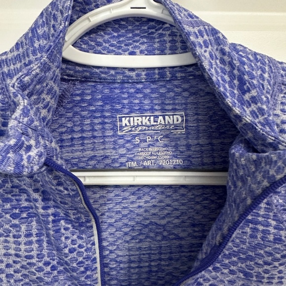Kirkland blue half zip baselayer or midlayer size small - Picture 2 of 3